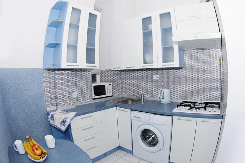 Luxury Apartment Near Rynok Square Λβιβ Εξωτερικό φωτογραφία